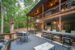 Expansive deck